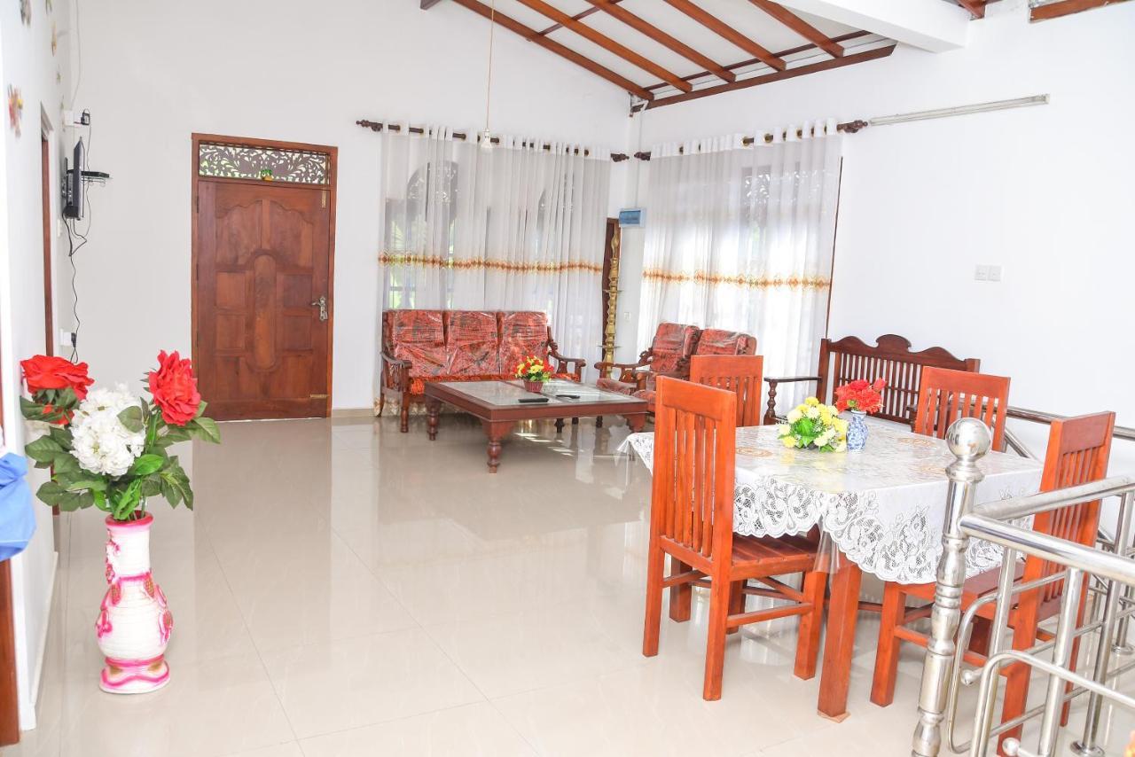 Rashmi Homestay Balapitiya Ngoại thất bức ảnh
